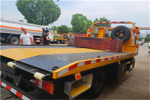 彭山附近拖车电话号码服务